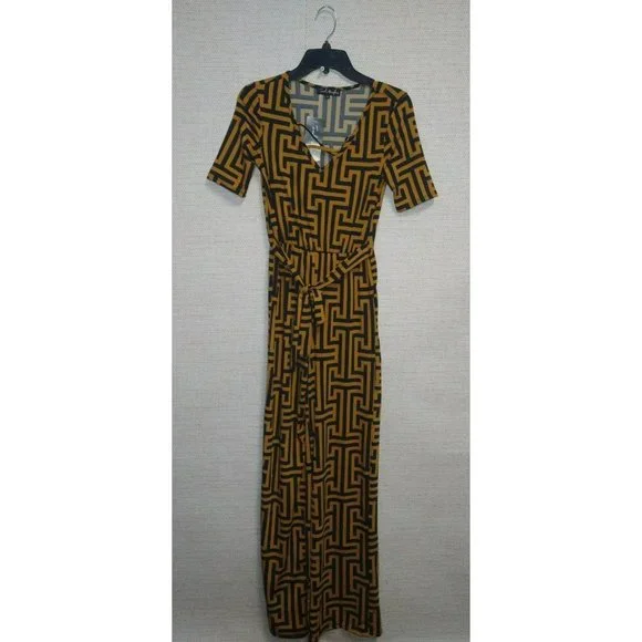 Elegant Maxi wide legged Gold jumpsuit, All sizes, comfy & stretchy - Picture 9 of 11